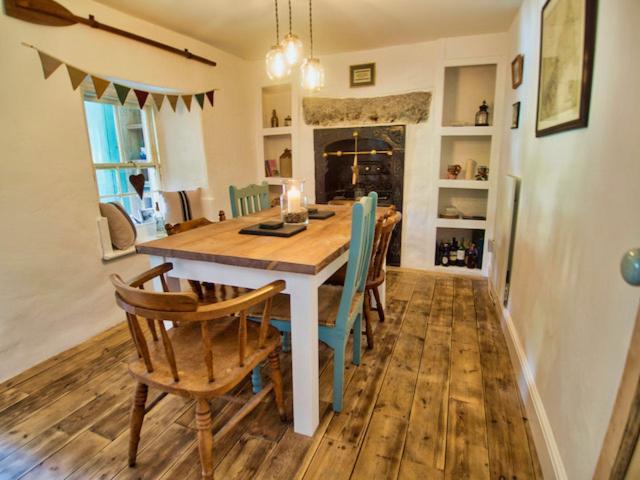 Knocker Cottage Is A 3 Bedroom Made Up Of 1 Double Bedroom And 2 Small Double Bedrooms In Small Village 10 Min To Beaches Camborne Exterior foto